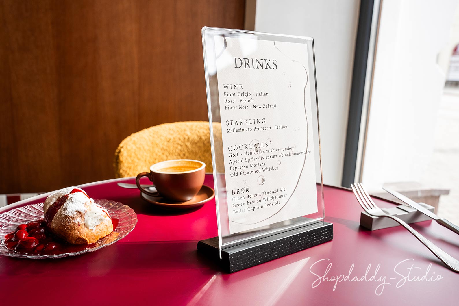 acrylic table tents Tent with Black Wooden Inclined Stand Größe:51-56CM gong fu tea This table tent is Impetro Gear im Test: