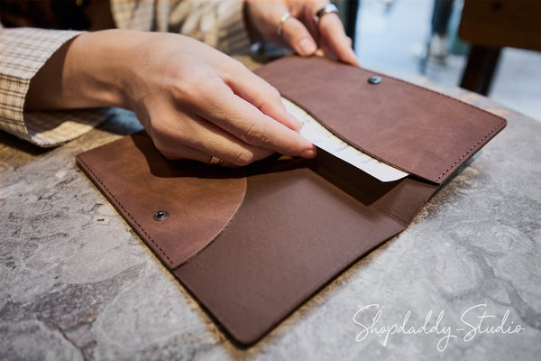 Antique Brown Recycled Leather Check Presenter with Wave Pockets for Cafes and Bars