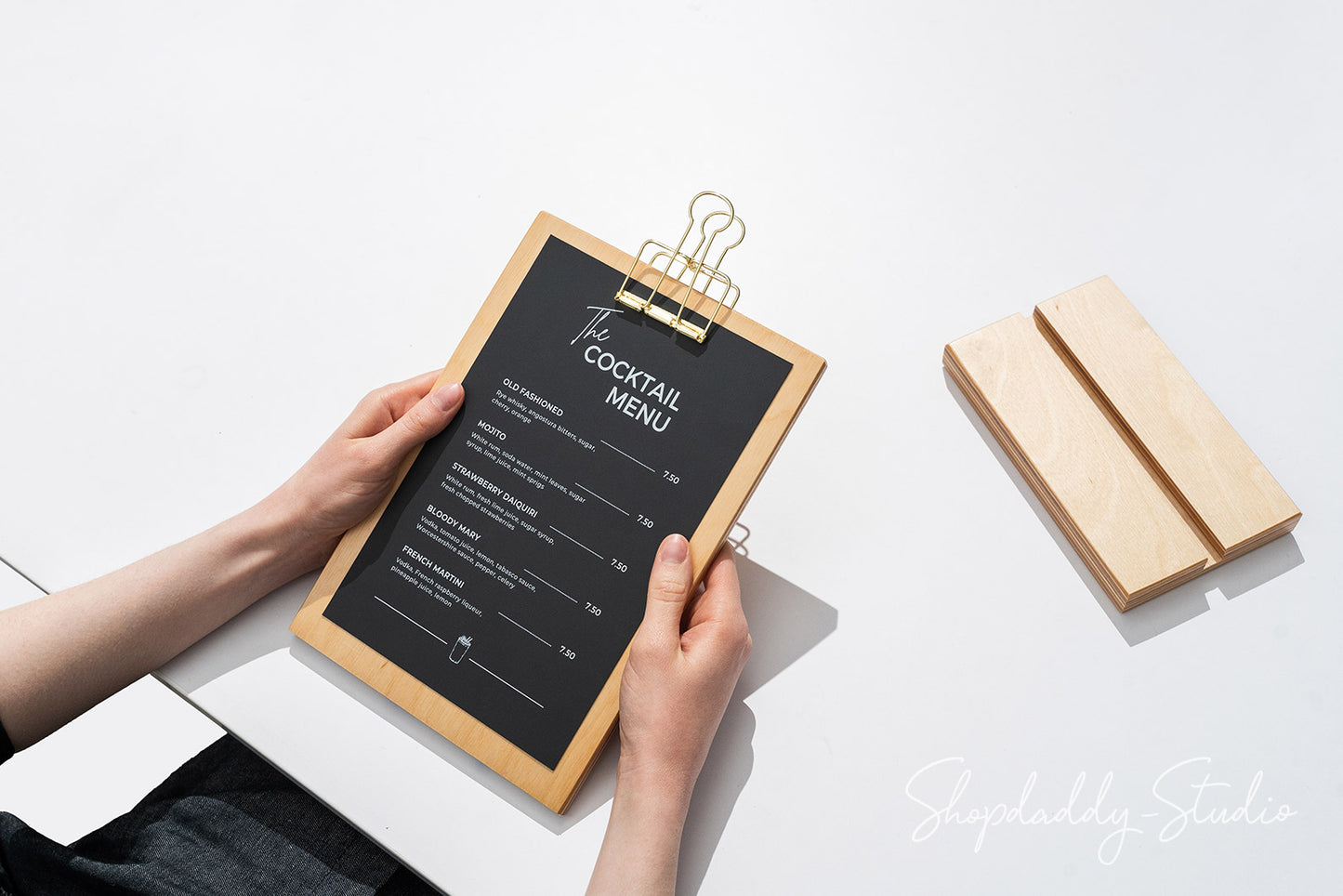 Custom Lacquer Straight Wooden Table Stand with Golden Binder