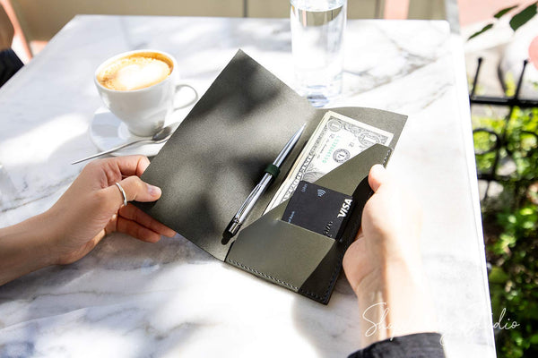 Green Italian Leather Check Presenter with Pen Loop
