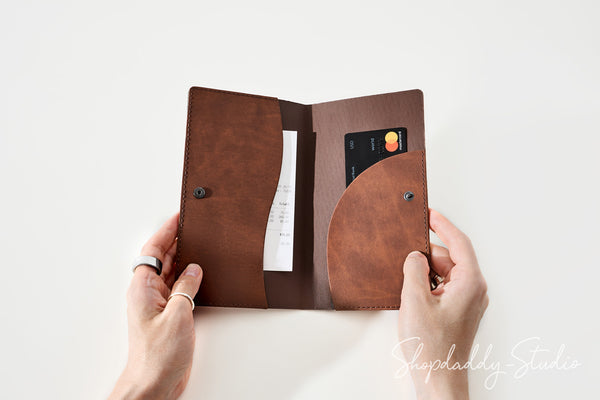Stylish Antique Brown Recycled Leather Check Presenter with Wave Pockets