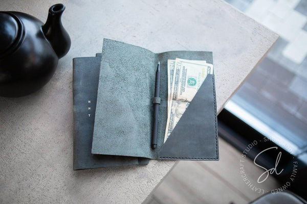 Green-Gray Leather Check Presenter with Pen Loop