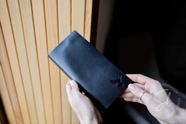 Black Italian Leather Check Presenter with Pen Loop for cash and cards