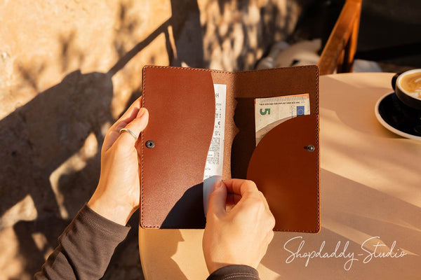 Brown Italian Leather Check Presenter With Wave Pockets for cafe