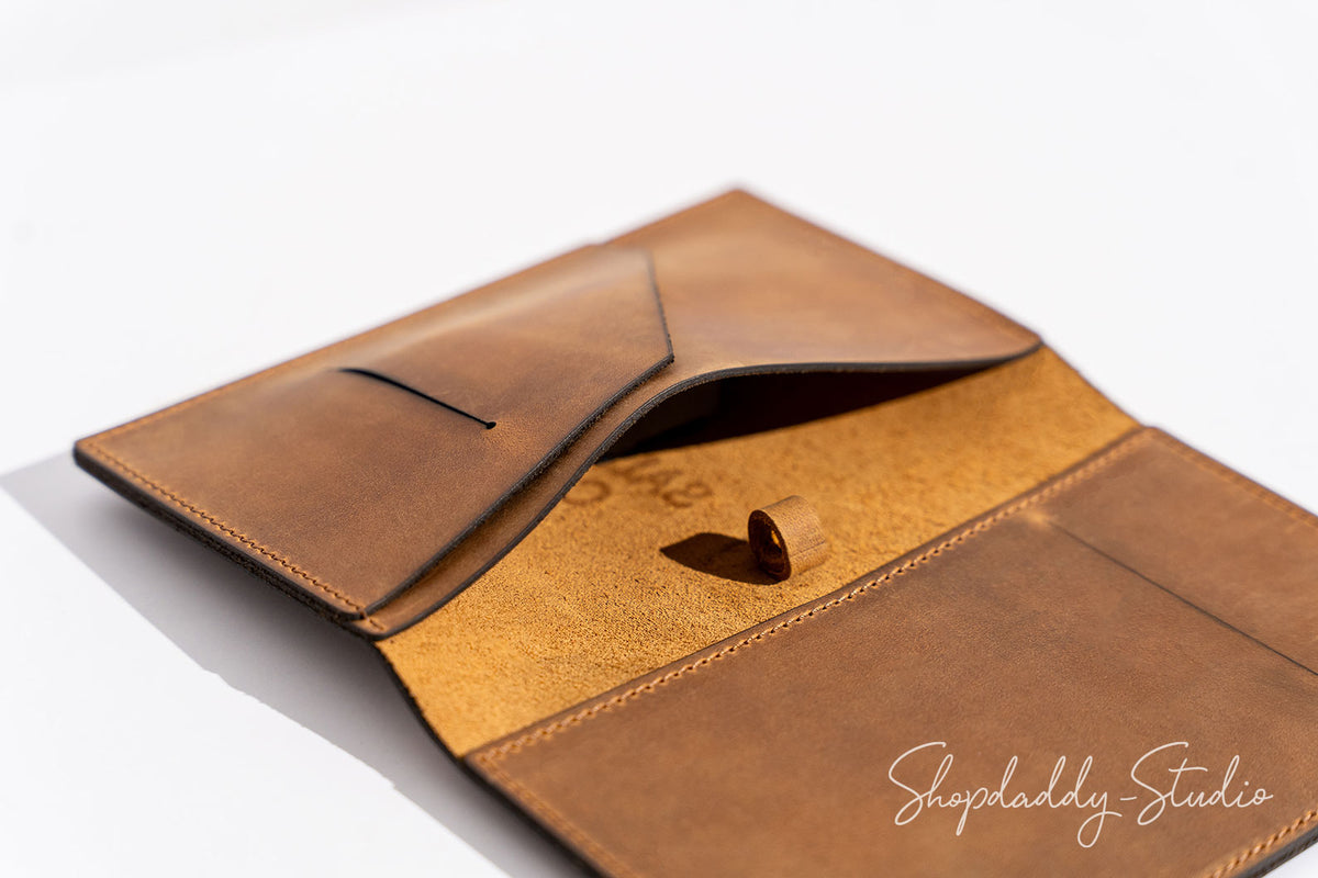 Durable Rusty Leather Server Book with Pen Loop