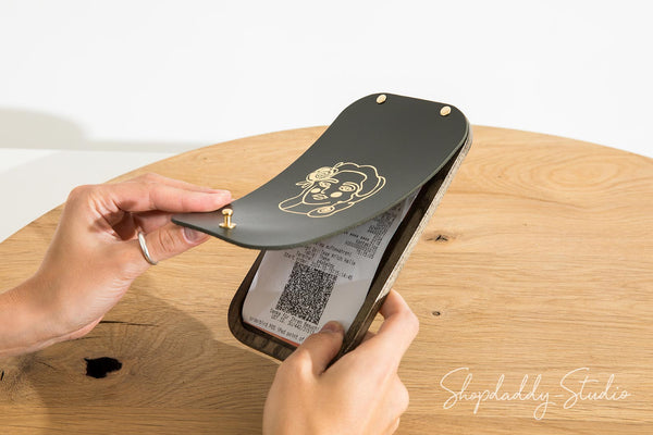 Green Leather / Ashwood Check Presenter