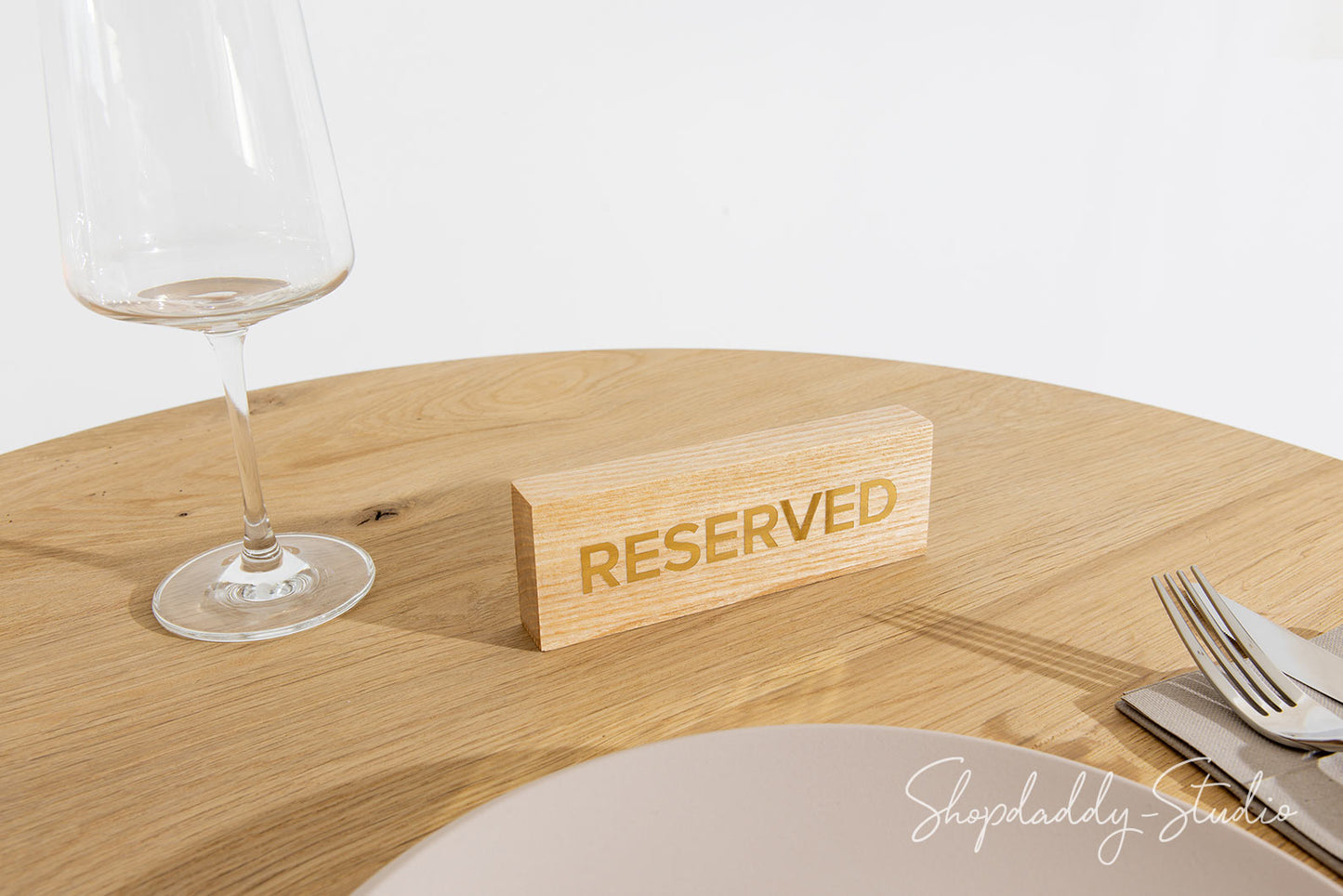 Lacquer Wooden Reserved Sign With Gold Debossing for restaurant