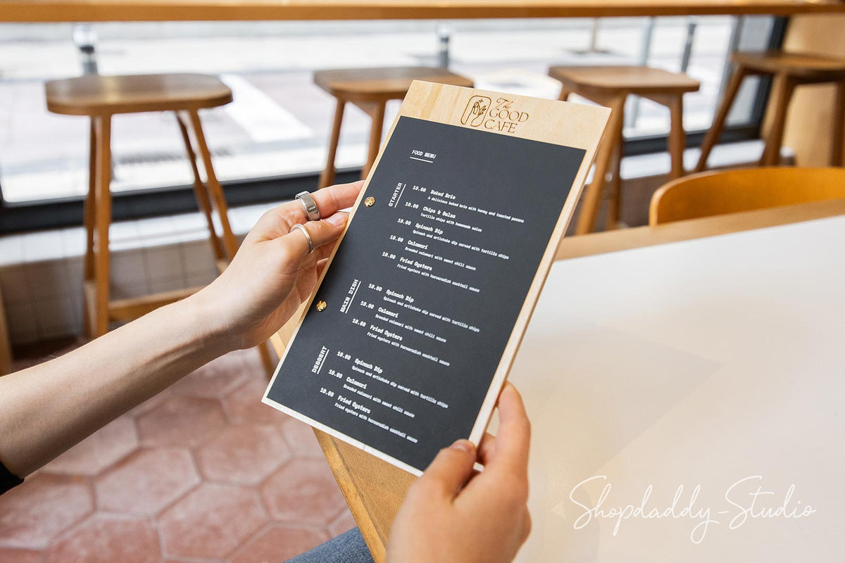 Matt Lacquer Plywood Menu Board with Engraved Logo for Tabletop Use