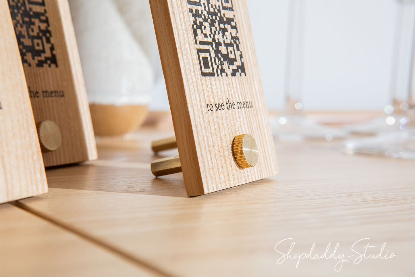 QR Code Restaurant Menu Stand