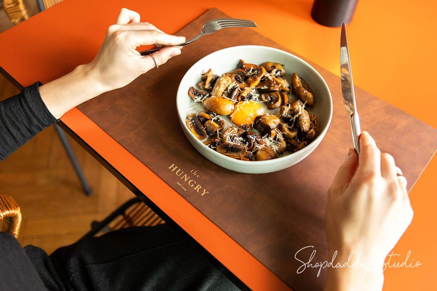 Sophisticated dining placemat made from recycled antique brown leather for a premium look.