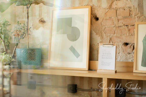 Modern Angled Wooden Table Top Stand with Clip