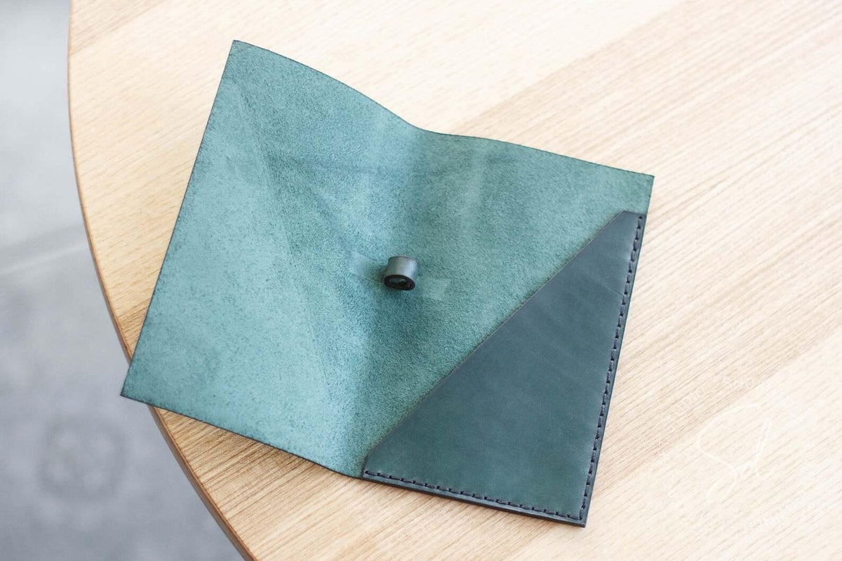 Green Leather Check Presenter with Pen Loop and logo