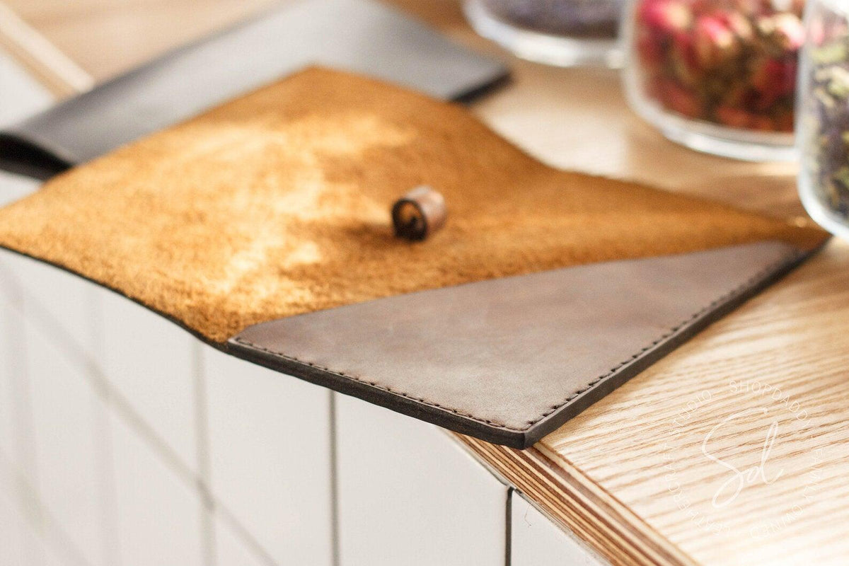 restaurant Rusty Leather Check Presenter with Pen Loop