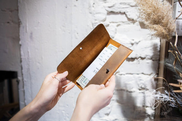 Rusty Bill Holder with Pocket and Button Stud