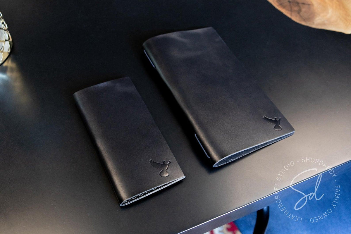 Black Italian Leather Check Presenter with Pen Loop for restaurant
